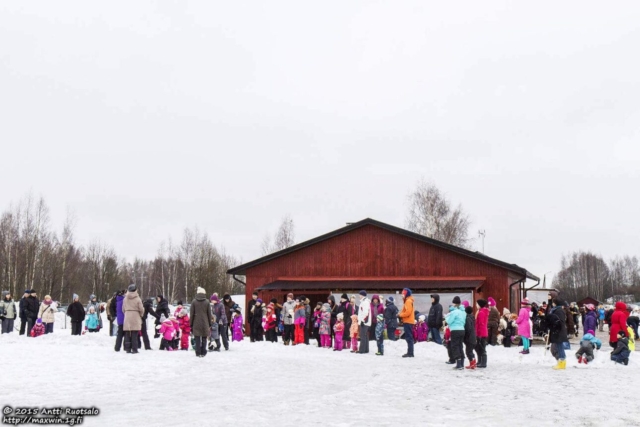 Ihmisiä riitti huonosta säästä huolimatta!